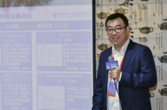 成为鞭策经济社会